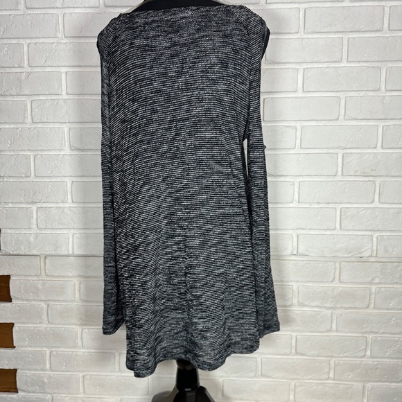 Warehouse One Cold-Shoulder Long Sleeve Knit Top with Gather Detail XL EUC - Picture 8 of 13
